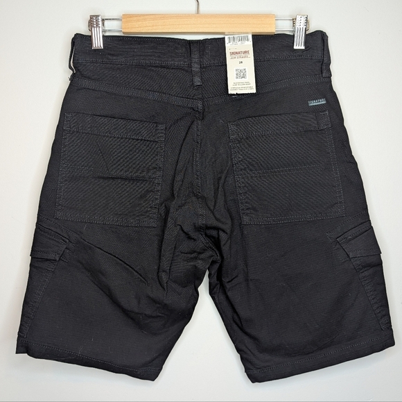 NWT Signature Levi's Black 10" Cargo Shorts Size 28 Men's - Picture 2 of 8